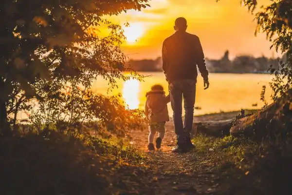 image of dad and child - parental alienation Milton Keynes